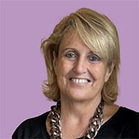 Dña. Elvira López Palomeque